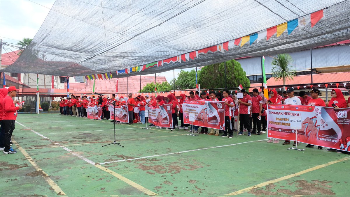 BpmpBengkulu's tweet image. ✨ Momen Semarak yang Tak Terlupakan ✨
Pembukaan Semarak Merdeka HUT ke-80 RI Tahun 2025 berlangsung meriah di Bengkulu! 

#SemarakMerdeka80 #HUTRI80 #BengkuluBerkolaborasi #BanggaMelayaniBangsa #BPMPBengkulu #BalaiBahasaBengkulu #BPKWilayahVII #KGTKBengkulu #BANPDMBengkulu
