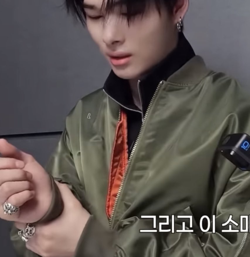 kiwonniyang's tweet photo. カーキ×オレンジのMA-1ってジョンウォンの私服とおそろい体験できるやん…
ありがとうニキさん🥺♡

 JUNGWON NI-KI
#wonki https://t.co/pjJBQ5Vfb1