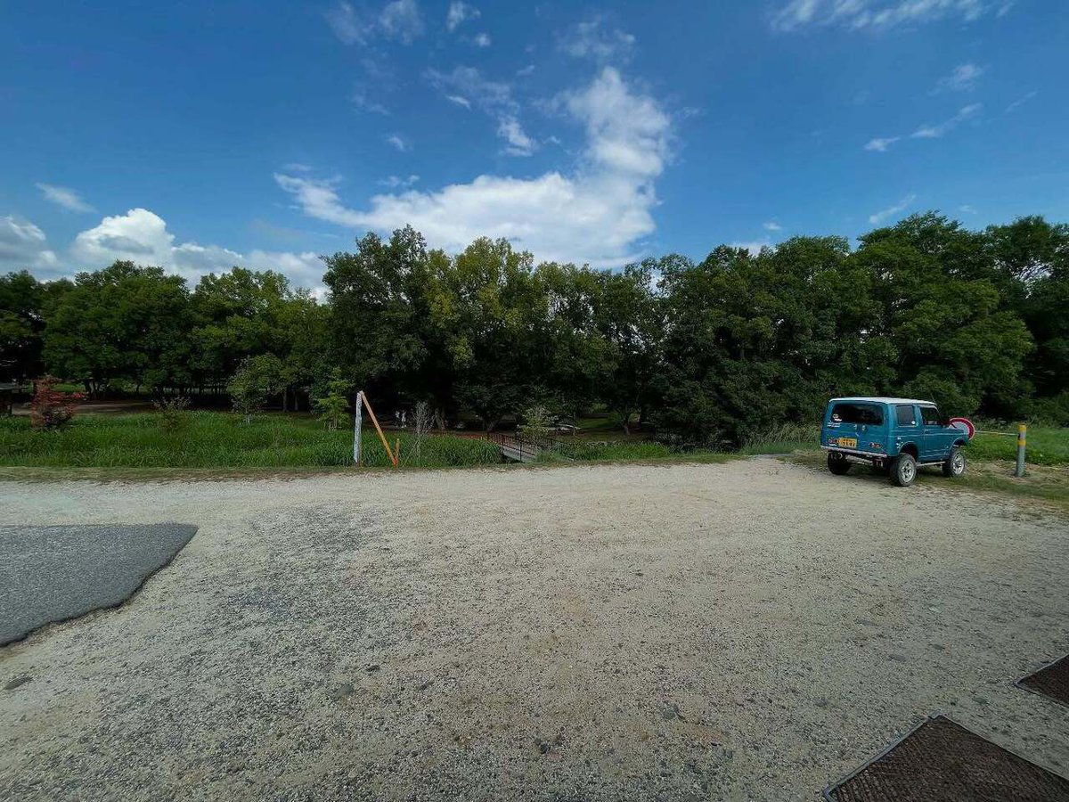 休日の長閑な公園だが、駐車場の方から「仁義なき戦い」のテーマソングが聴こえてくる。 #isg
instagr.am/p/DNuZcDbZlIg/