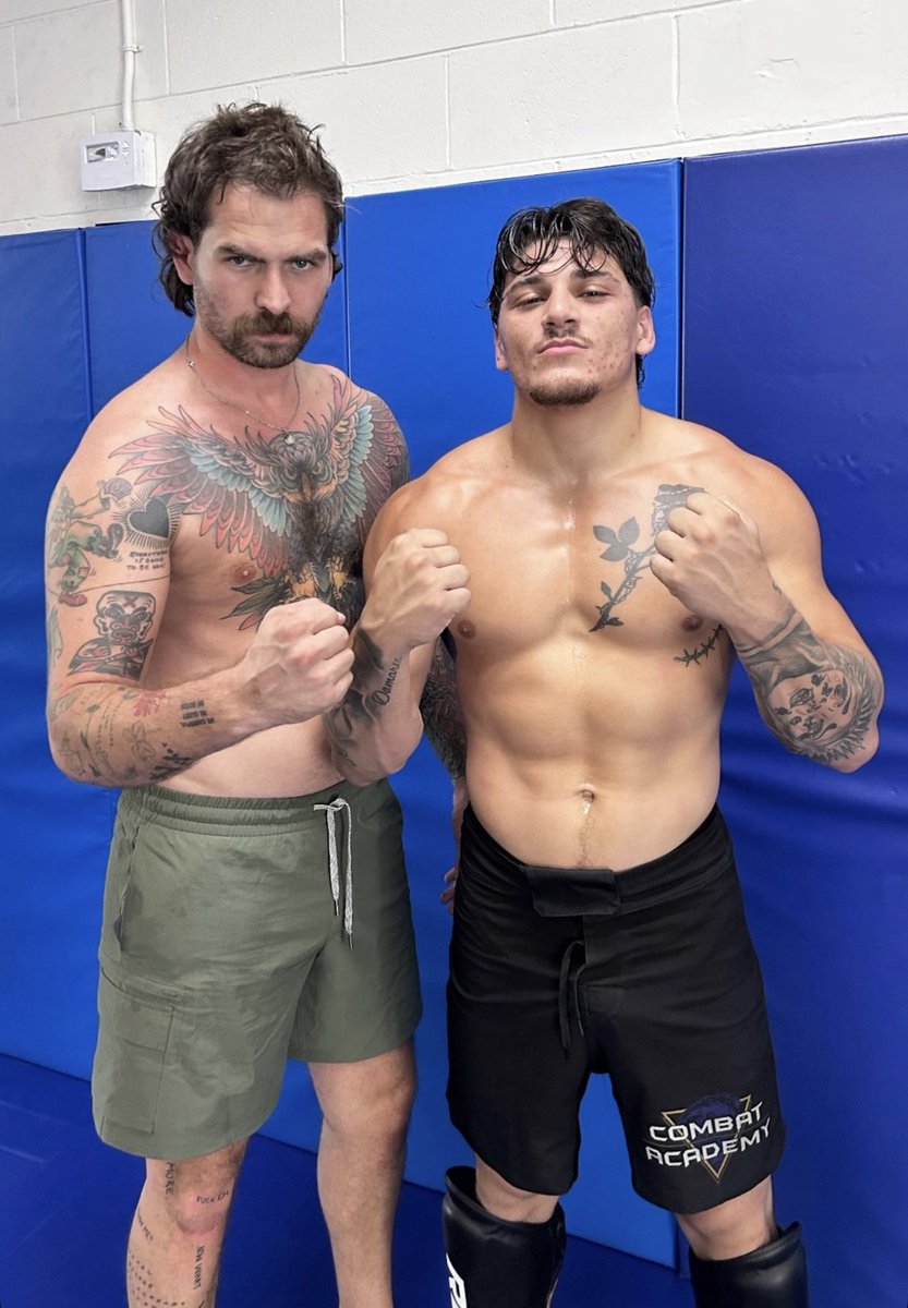 TheFleshMechanic👨🏻🔧 (@fleshmechanic19) on Twitter photo 386 pounds of fuck machine. <a href="/vicraysrevenge/">HA HA HA</a> 386 pounds of fuck machine. <a href="/vicraysrevenge/">HA HA HA</a>