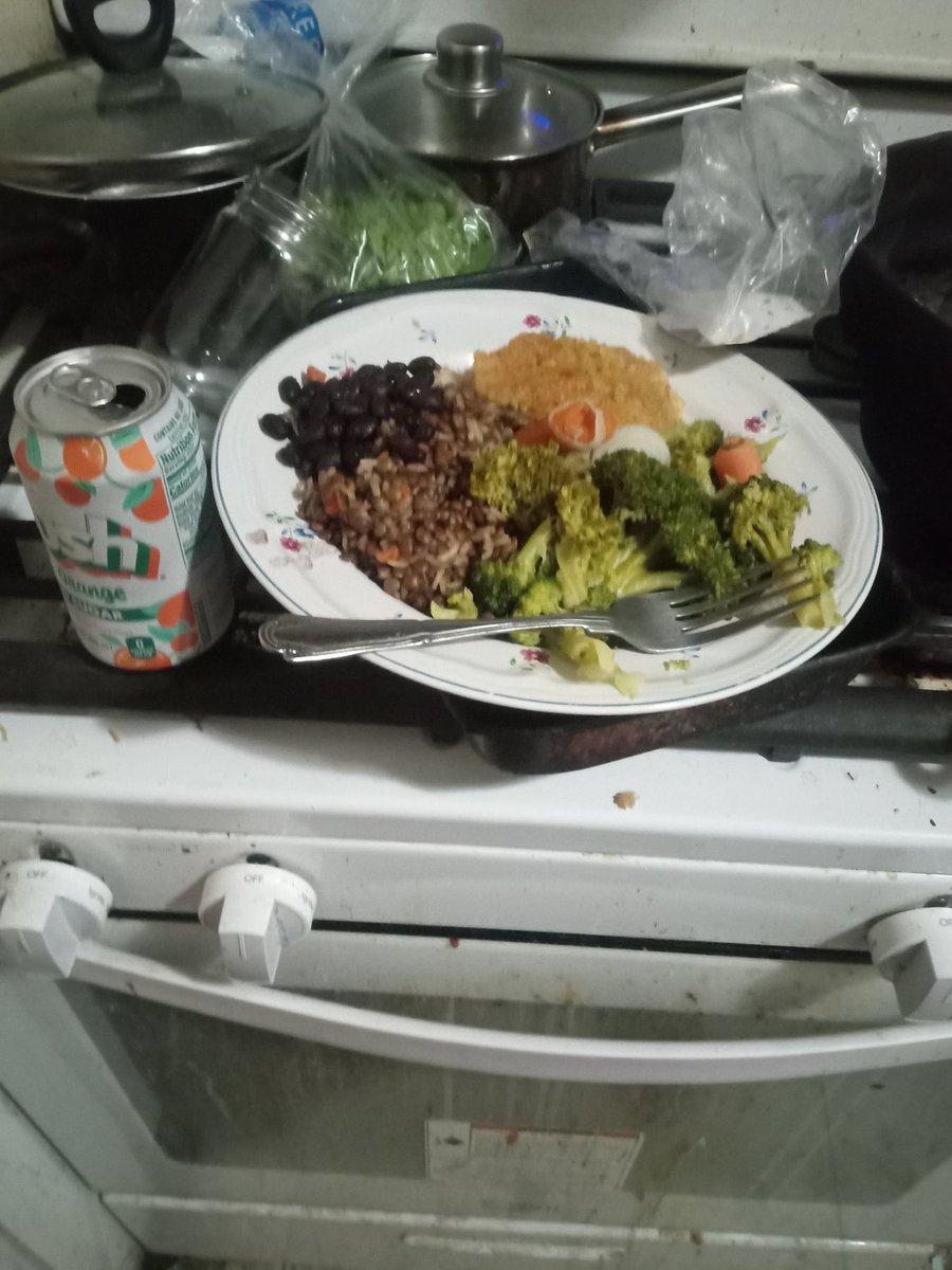 Ruby Bradford (@superrubyruby) on Twitter photo For next 24 hours is <a href="/SouthShoreCham1/">SouthShore Chamber</a> #summerfest2025, this My dinner π½οΈ and #staysafe. For next 24 hours is <a href="/SouthShoreCham1/">SouthShore Chamber</a> #summerfest2025, this My dinner π½οΈ and #staysafe.