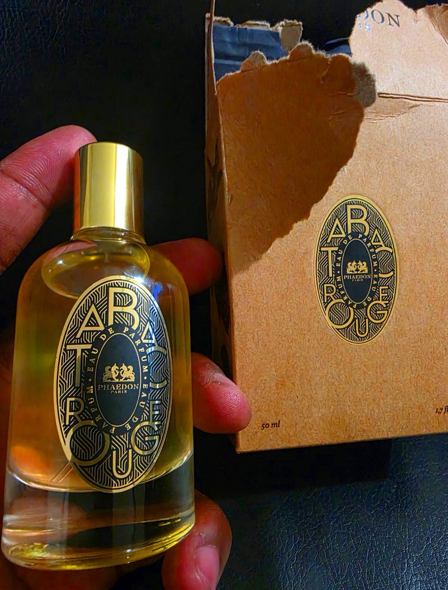 For the love of tobacco 🚬  in fragrance , @phaedonparis #PhaedonParis - #Tabac Rouge is a must have ..

Has the same DNA as Tom Ford - Tobacco Vanille but with a more refined spice 
#fragranceconnoisseur
#Fragrancecollector