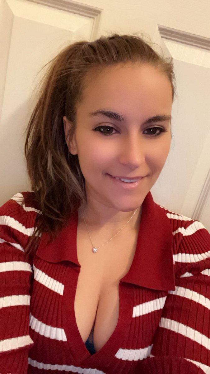GoddessTiffMood's tweet photo. Because my OF isn’t anywhere near what I want it to be. Go sub! https://t.co/2Atmsu0UiJ