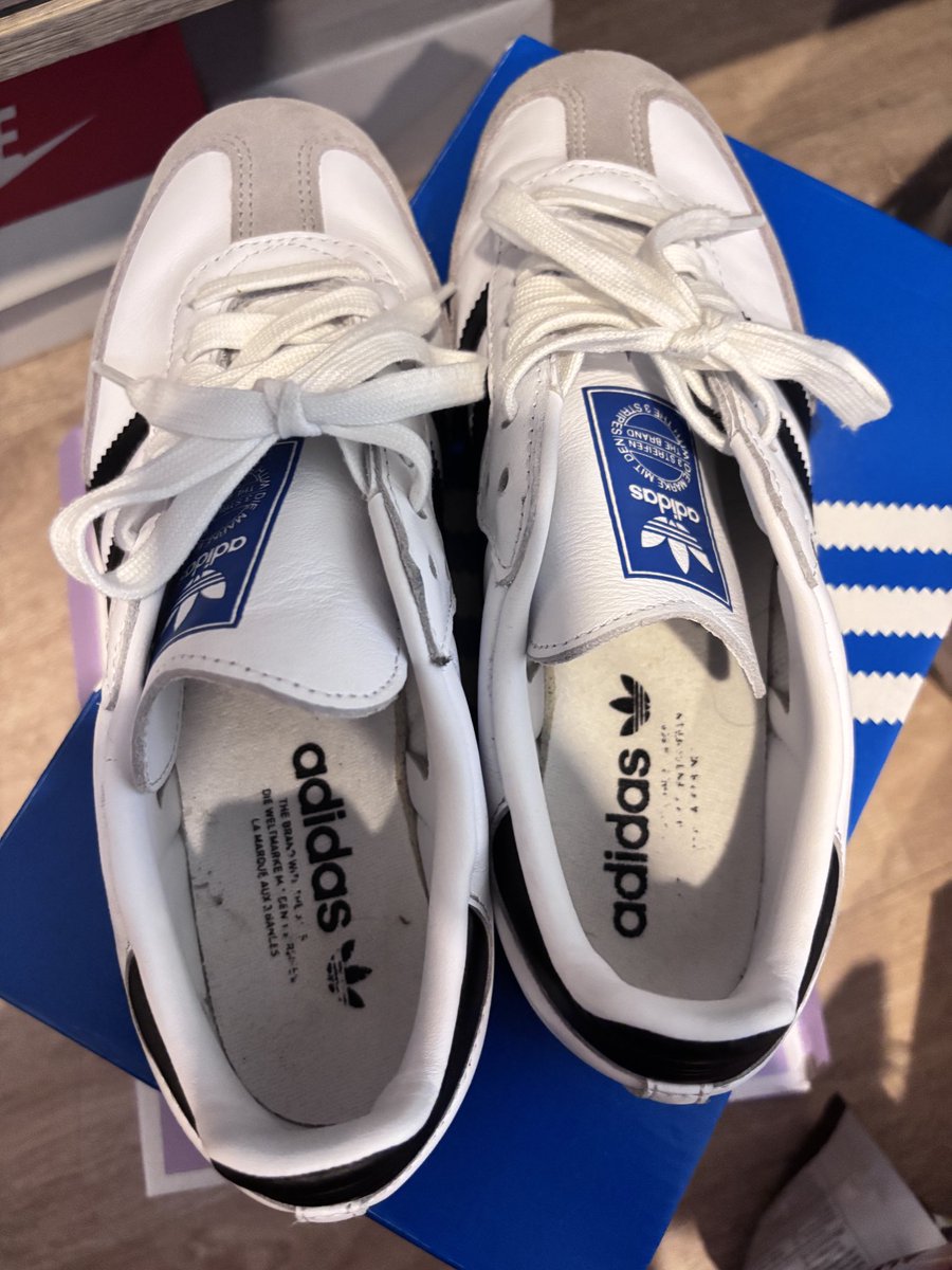 smileysold's tweet photo. ขาย adidas samba og ส่งต่อ 2,000 บาทส่งฟรี ราคาเต็ม 3,800
ของแท้ซื้อจากช้อปเซ็นทรัลลาดพร้าว เคยใส่ 2-3 ครั้ง สภาพตามรูป

#ส่งต่อรองเท้าผ้าใบ #ส่งต่อรองเท้าadidas #ส่งต่อadidas #รองเท้าผ้าใบมือสอง #รองเท้าผ้าใบมือสองของแท้ #รองเท้าadidas #รองเท้ามือ2 #ส่งต่อรองเท้ามือสอง https://t.co/qKFZAhICFQ