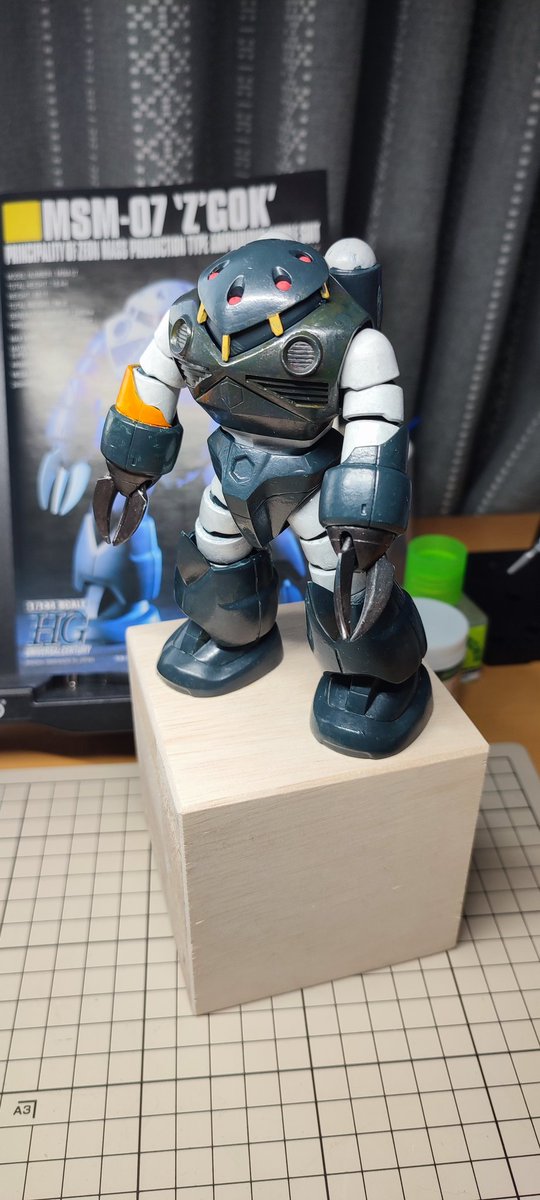 ベースの塗装が終わりました