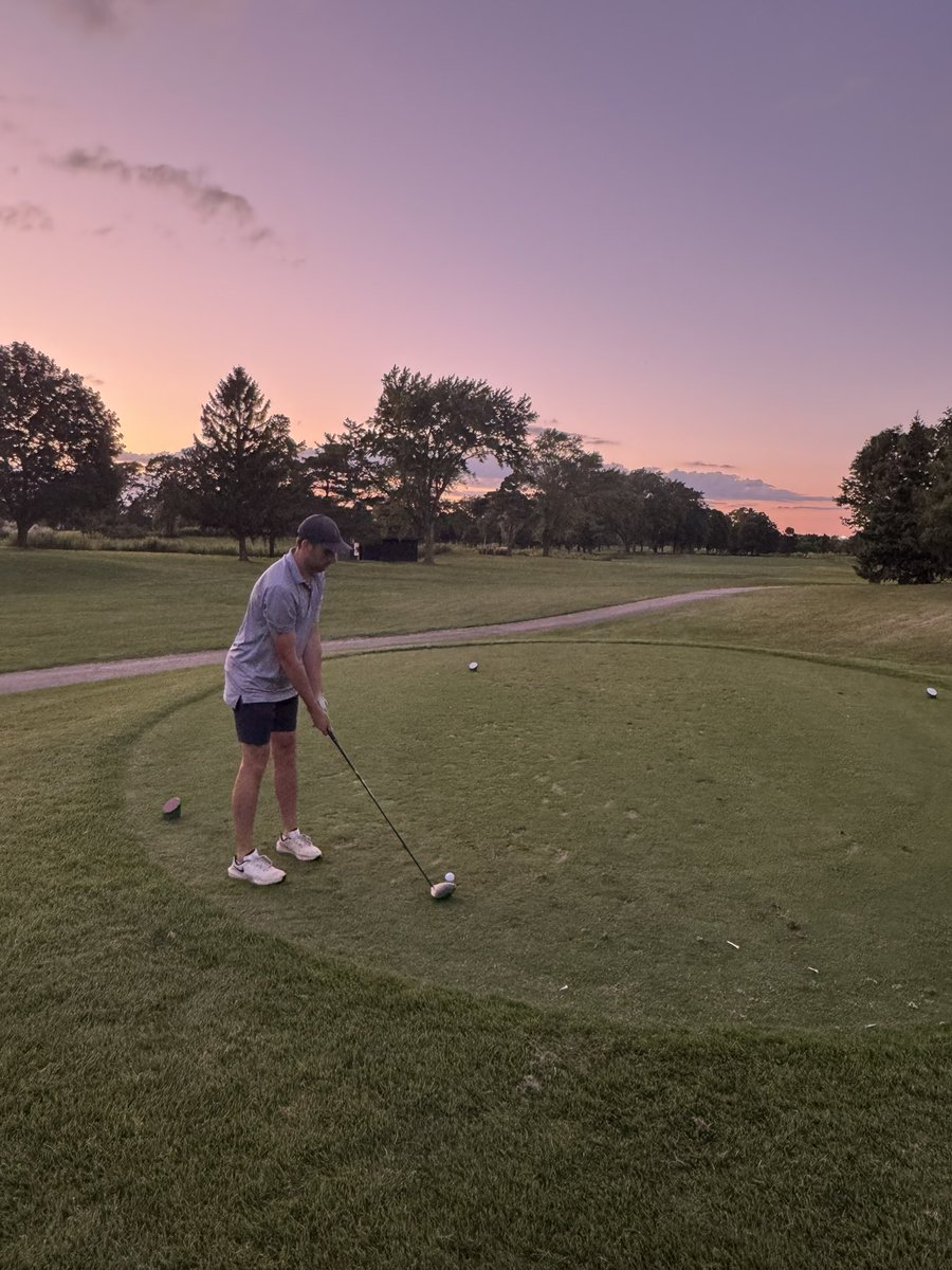 NewbTubeSSB's tweet image. Sunset golf with @MapsSSB. Chicago smash not dead!