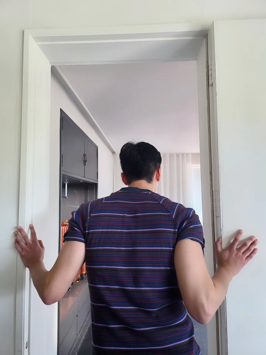 Pov me as your husband

“Istriku masak apa pagi ini?”