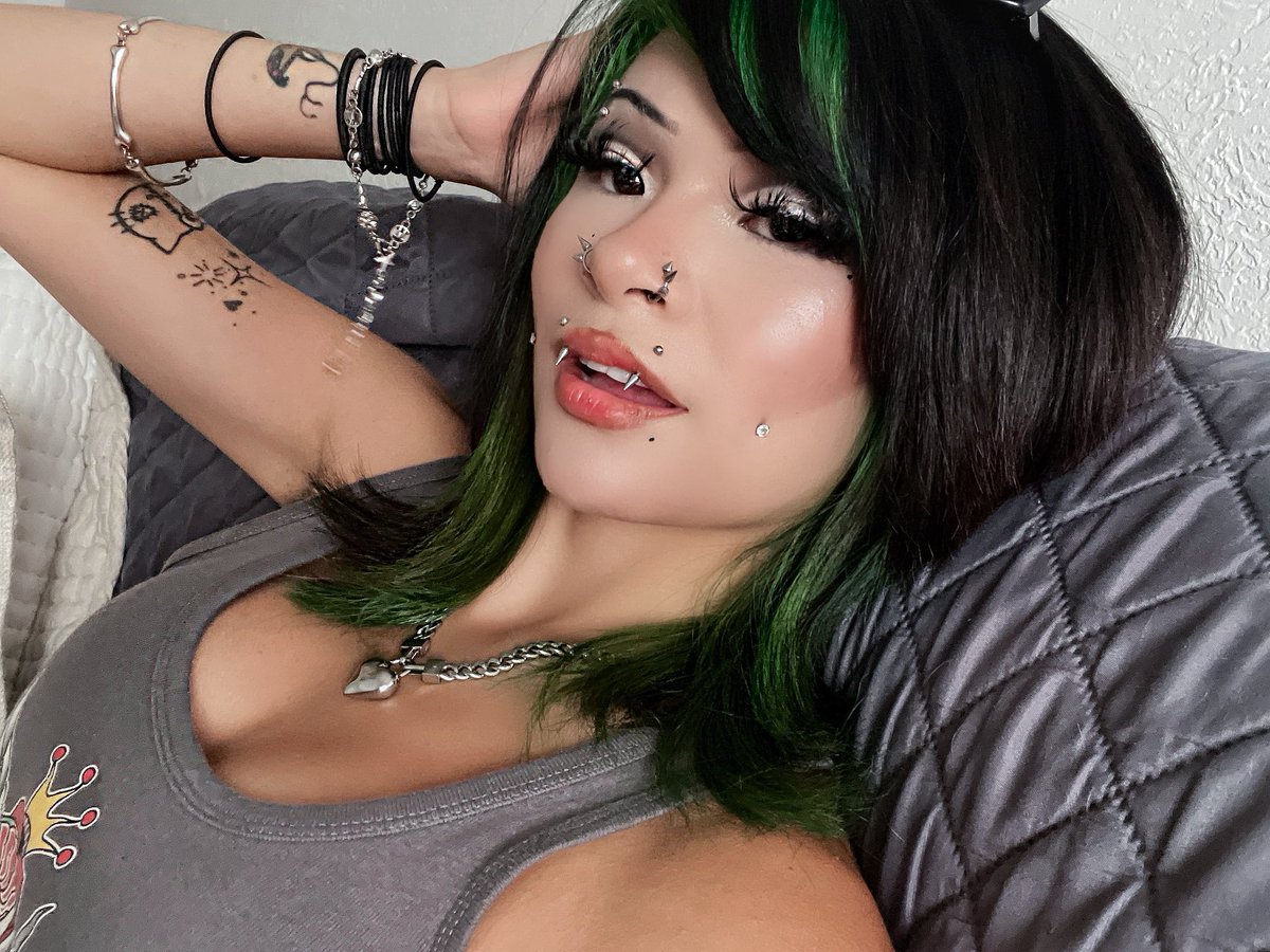 𝘺𝘻𝘢𝘣𝘦𝘭𝘭𝘢𝜗𝜚˚⋆*⋆: ♕︎ tweet media