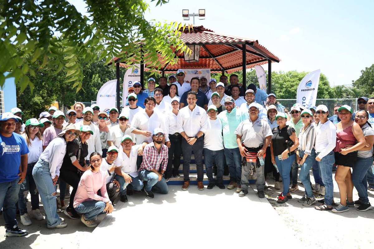 NM_NoticiasMid's tweet image. Vecinos de San Ignacio reconocen avances del alcalde @erikrihaniglez en su primer año de gestión. 💡📚
✅ Nueva iluminación en calles
✅ Convenio para mantener la biblioteca
✅ Mantenimiento de parques y vialidades

#ProgresoParaTodos #Yucatán
wp.me/p7dLUg-ama