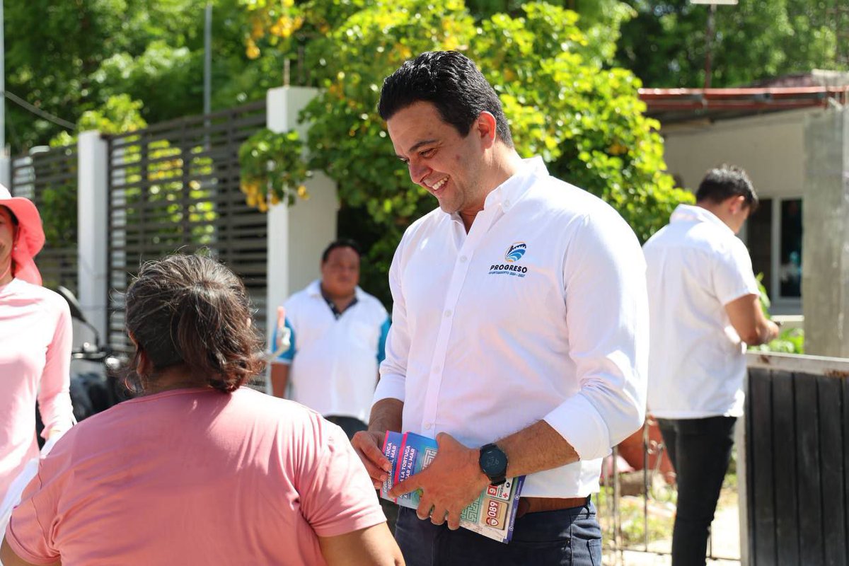 NM_NoticiasMid's tweet image. Vecinos de San Ignacio reconocen avances del alcalde @erikrihaniglez en su primer año de gestión. 💡📚
✅ Nueva iluminación en calles
✅ Convenio para mantener la biblioteca
✅ Mantenimiento de parques y vialidades

#ProgresoParaTodos #Yucatán
wp.me/p7dLUg-ama