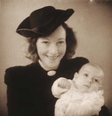 24 August 1941 | A Jewish boy, Harry Simon Shotland, was born in Harstad in Norway.

He was deported from Oslo to #Auschwitz on 24 February 1943 with his mother Eva. They arrived at the camp on 3 March 1943 and were murdered in a gas chamber after the selection.