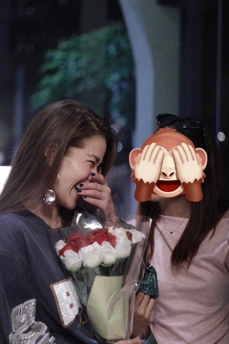 แอบจรีบแบบอินโทเวิด เขาต่อมุกกลับมาก็เล่นกลับไม่ถุ้กเพราะเขินว่ะ (เครดิตคนในด้อมค้าบ ฮือๆ)