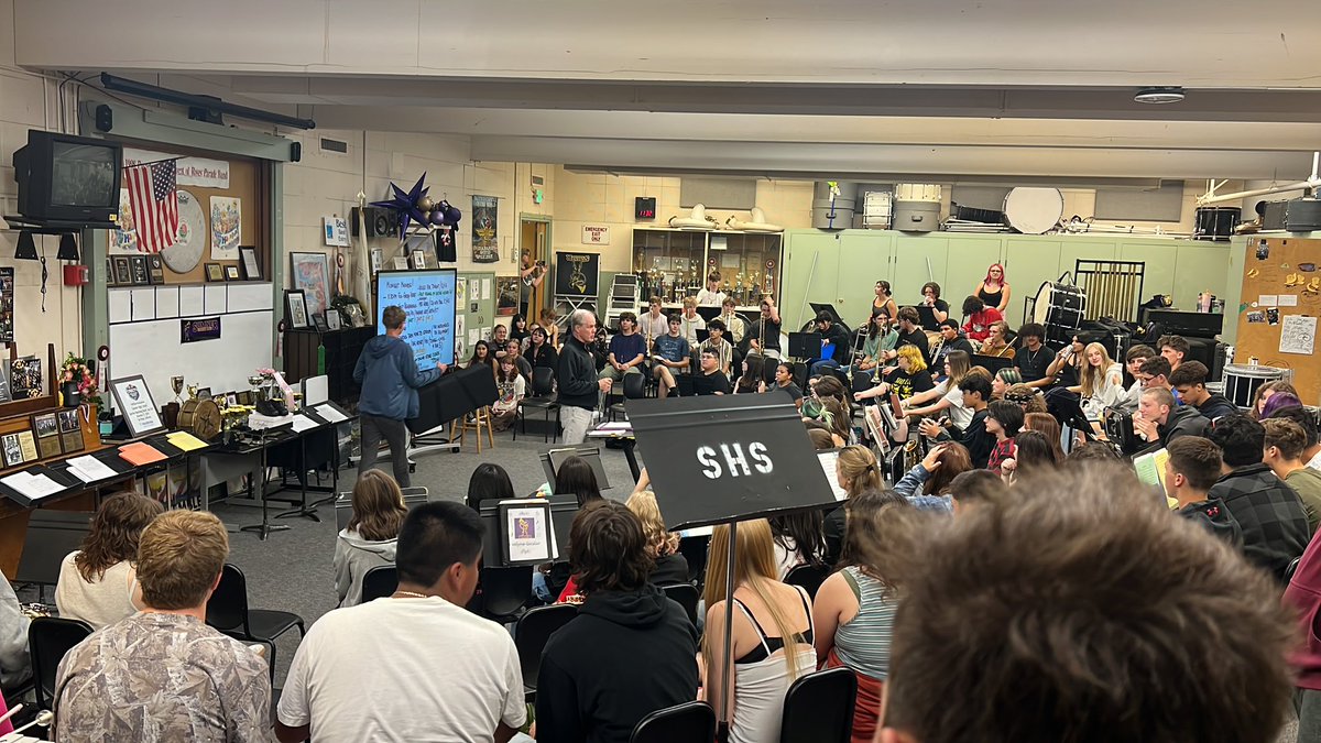 warrior_f13's tweet image. What a day it has been. A 7 hour marching band rehearsal from 11:30PM yesterday to 6:30AM. A pool party from 10:30AM to 11:45AM. Now a @Mariners game to end it. I’m exhausted, but it was fun! (Plus @TeamLiquid got the expansion sweep!) #marchingband #onthego #tridentsup #RWF