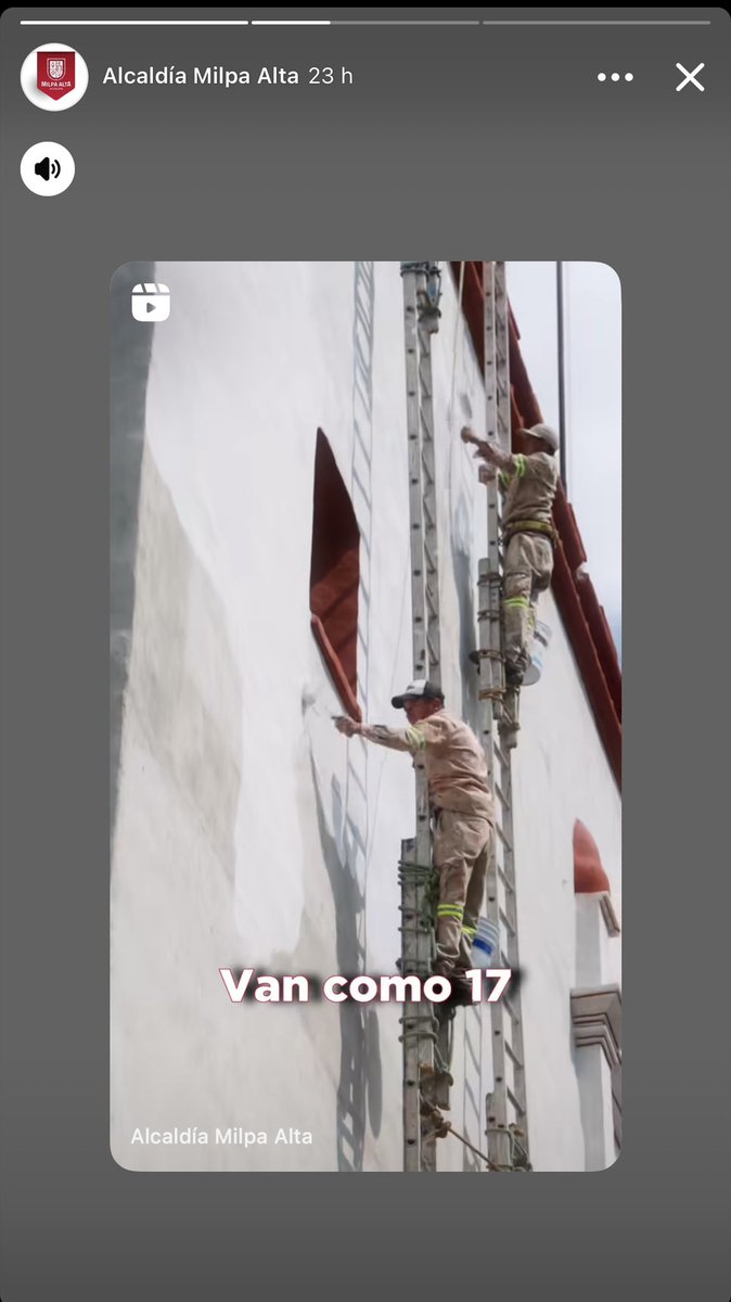 chrisrcm's tweet photo. @CNPC_MX @GobMilpaAlta @AlcMilpaAlta @GobCDMX  Les parece correcto y 100% seguro este método de unir escaleras para llegar al cielo con Jesus? 1000% inseguro como permiten esto? @CarlosLoret @AztecaNoticias #OctavioRivero donde está la gente de protección civil vigilando ? https://t.co/Weq3cTilOu