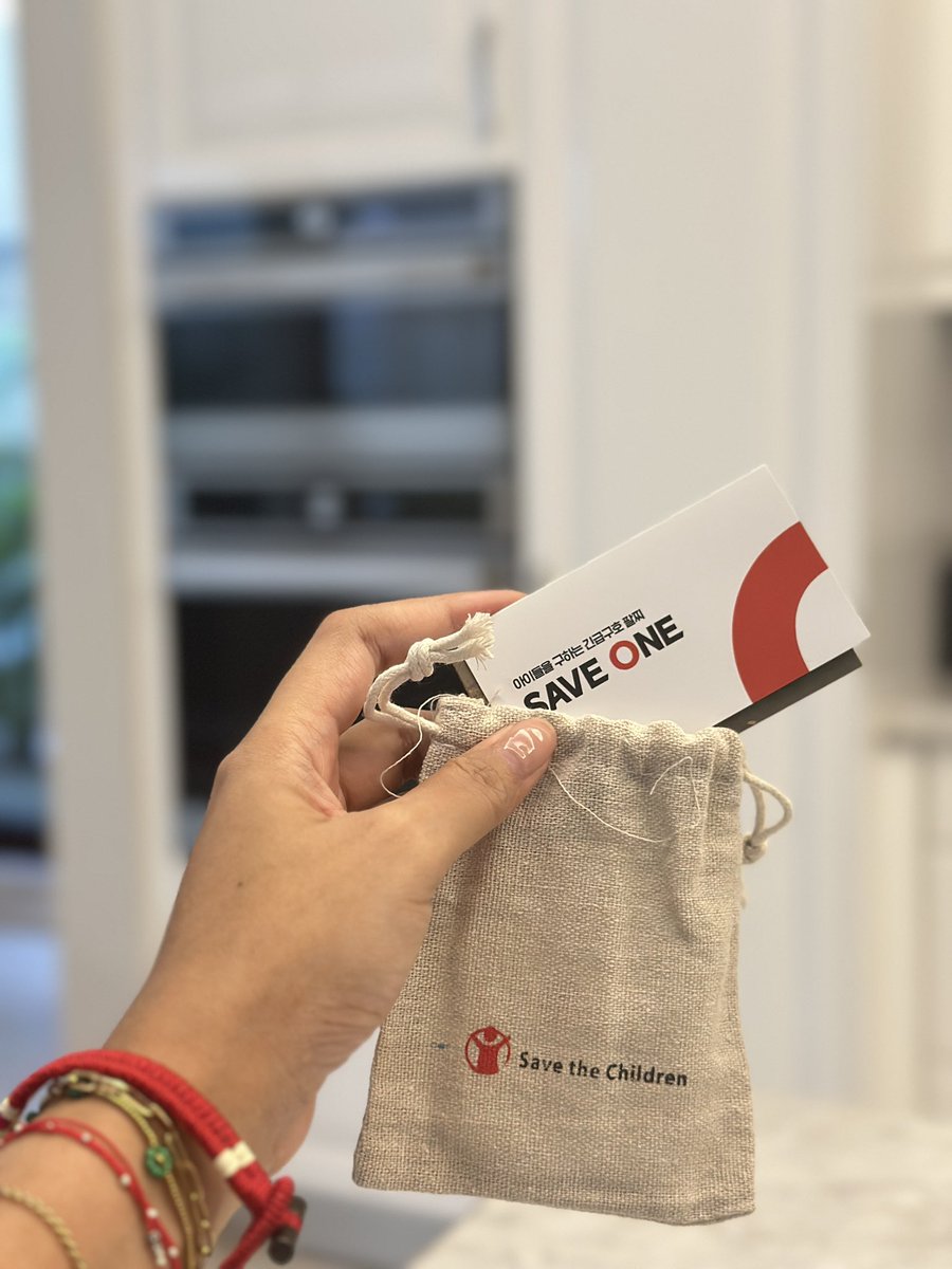 peachthvdew's tweet image. he’s not just a star with many talents,
his kindness influences us too

thank you Taehyung, you have no idea how much your existence has brought new light into my life

BORAHAE TAEHYUNG 💜