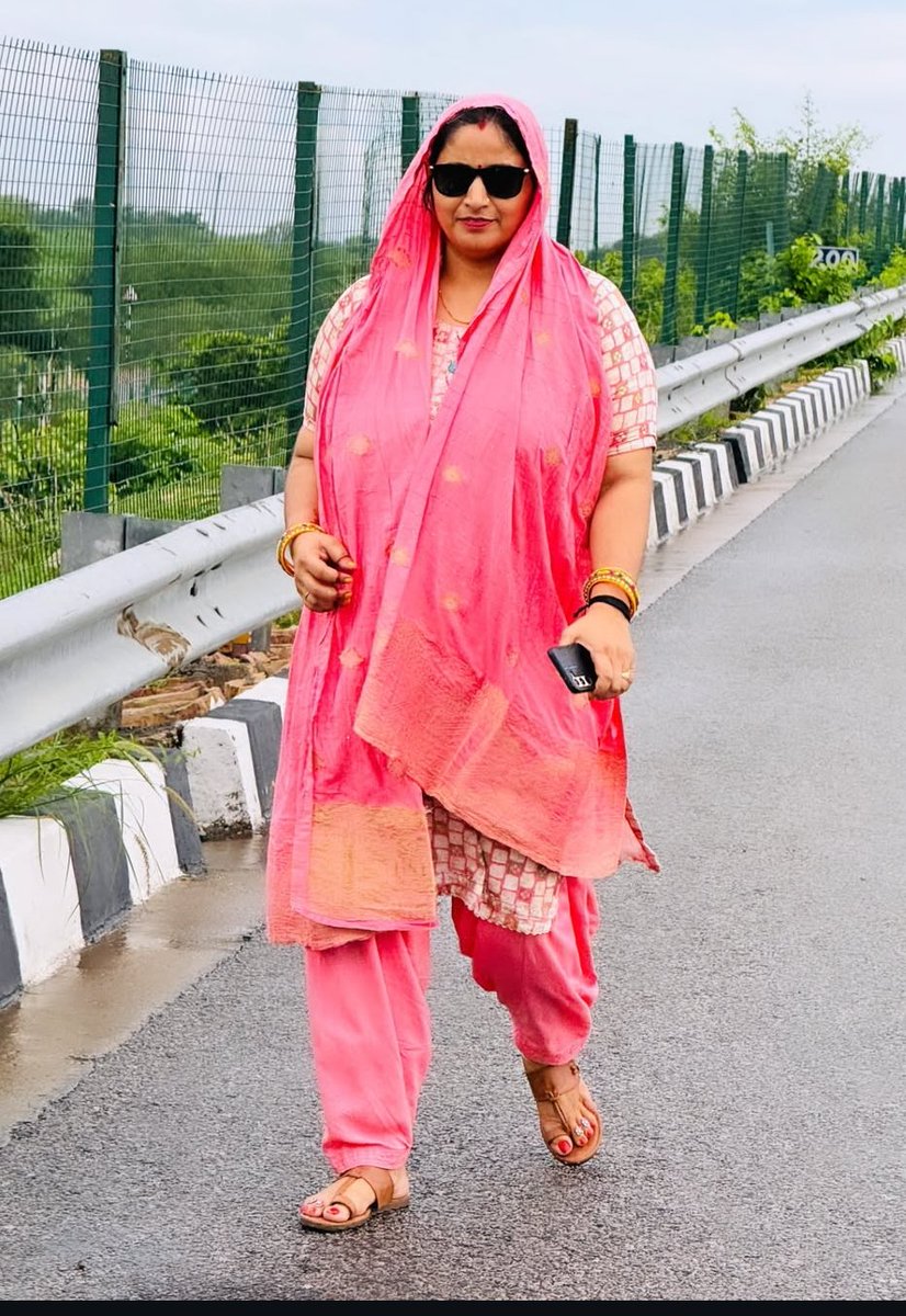 Pinkeeyadav_sikera (@pinkeeyadav_sp) on Twitter photo कुछ *हादसे* इंसान
को इतना *ख़ामोश* कर देते हैं कि,
ज़रूरी *बात* कहने का
भी *दिल* नहीं करता.. 💌💫
<a href="/pinkeeyadav_SP/">Pinkeeyadav_sikera</a>
#RadheRadhe
#jayshreekrishna
#GoodMorning कुछ *हादसे* इंसान
को इतना *ख़ामोश* कर देते हैं कि,
ज़रूरी *बात* कहने का
भी *दिल* नहीं करता.. 💌💫
<a href="/pinkeeyadav_SP/">Pinkeeyadav_sikera</a>
#RadheRadhe
#jayshreekrishna
#GoodMorning