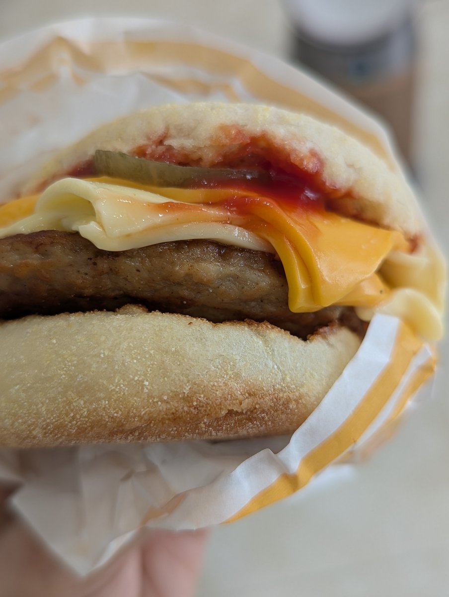 仕事前に朝チーチー
無印なのかー
意外とペロッと完食

残すはチーチーダブチでコンプリート
#LUNASEA