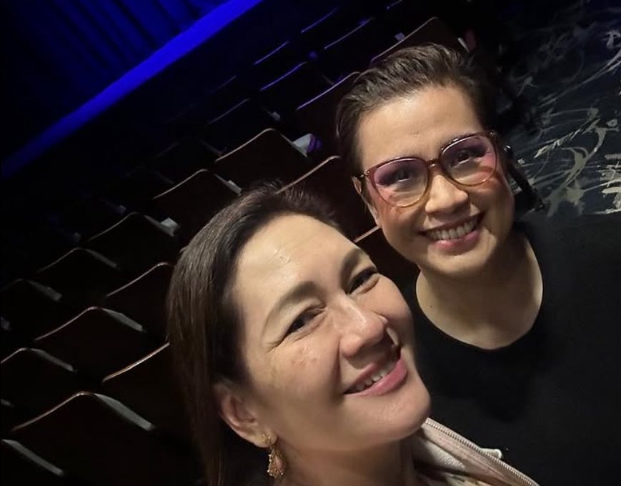 ladyevarina's tweet photo. OH MY GOD SENATOR RISA HONTIVEROS AND LEA SALONGA SELFIE 😭😭😭😭😭😭 good morning https://t.co/7sIgAQtxAs