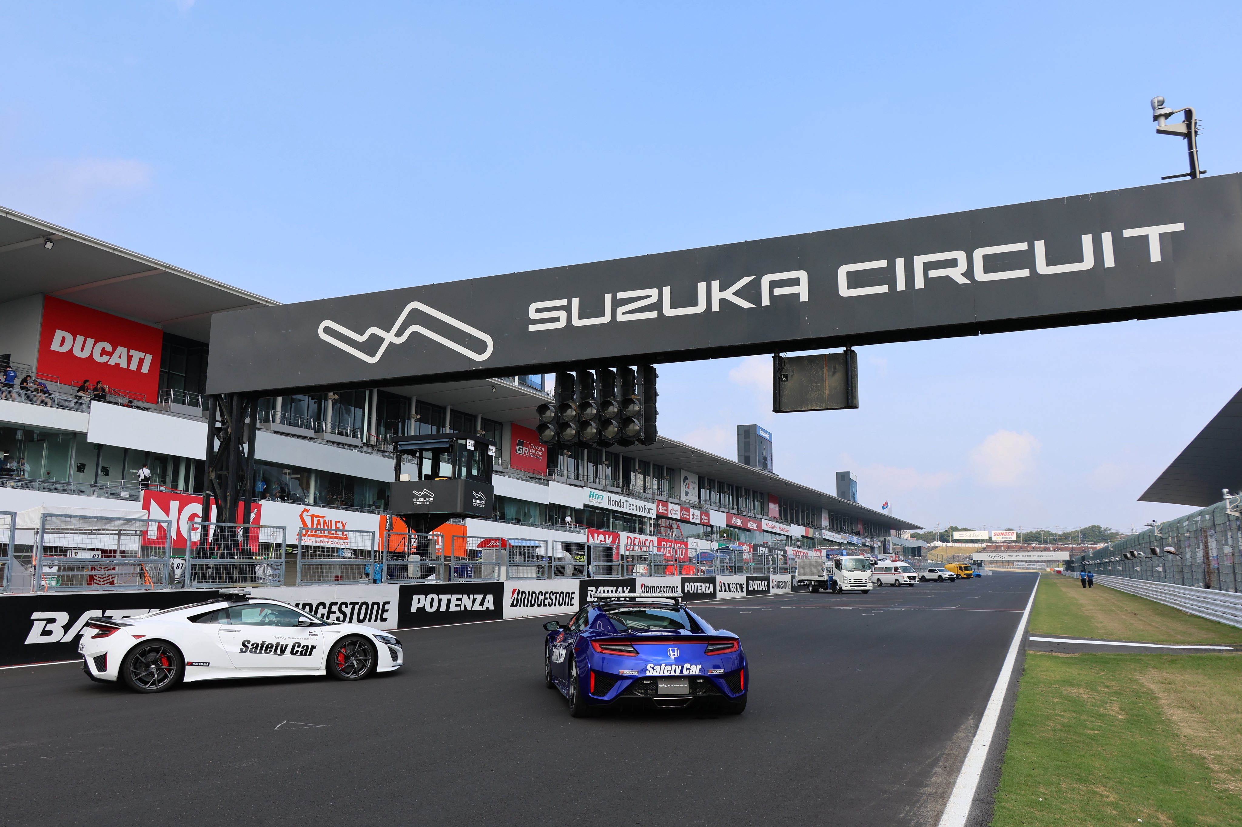 1/43 SAT AT02 No.10 Abu Dhabi 2021 鈴鹿 1/43 SAT AT02 No.10 Abu Dhabi 2021 鈴鹿 Honda公式ウェア