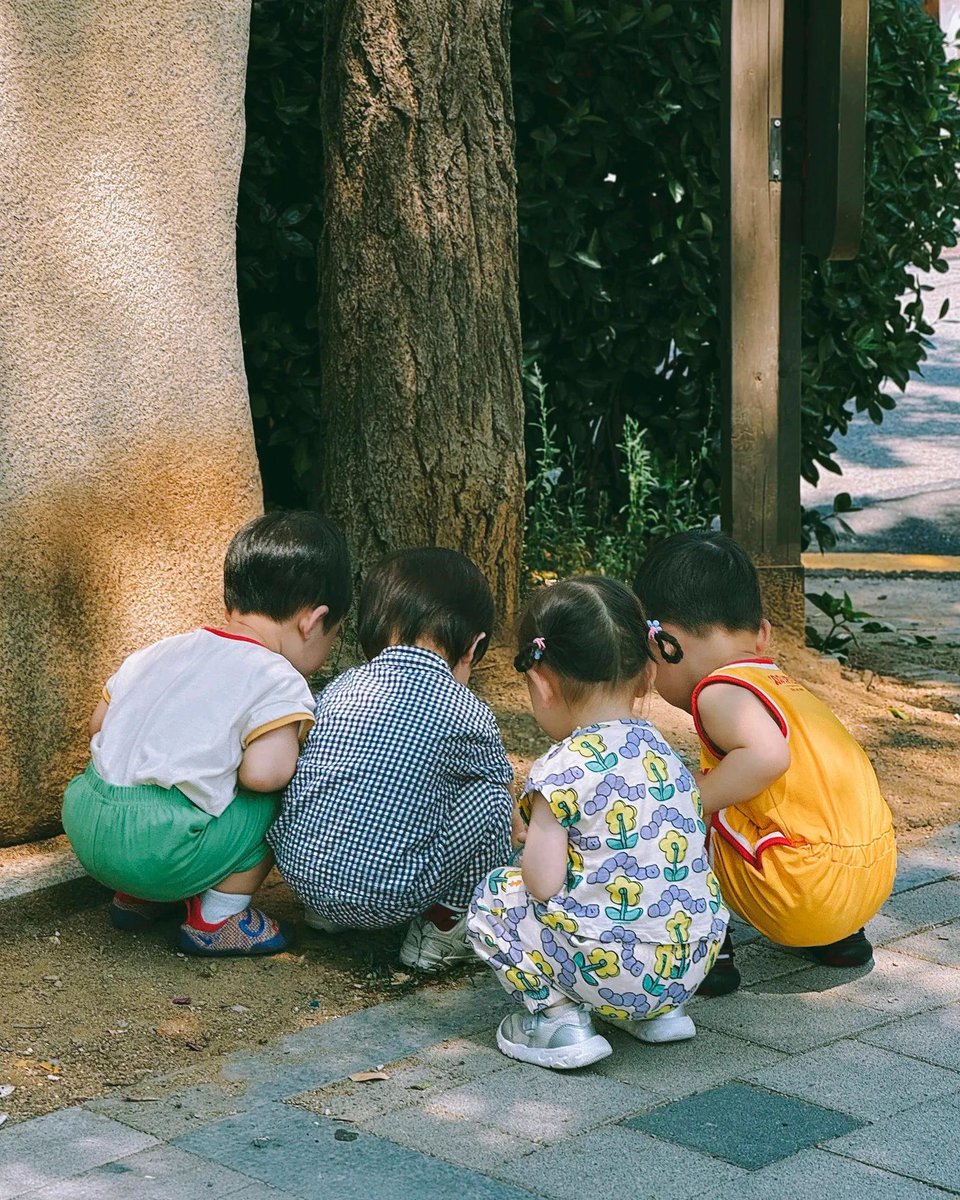 늦은 더위는 가고
가을을 기다리는 아이들.. 👩‍❤️‍💋‍👨🍂

사진: Park Yohan, J.parker128/Threads