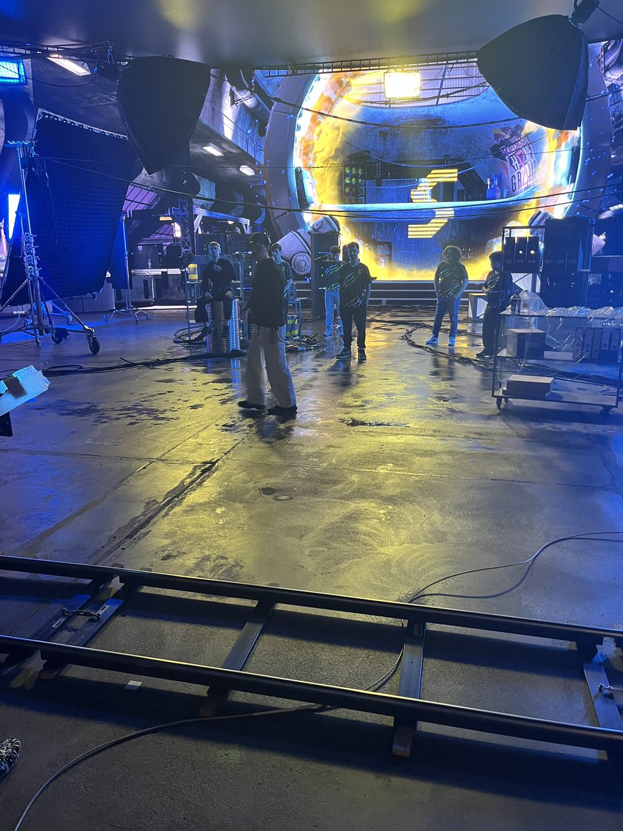 Yo imagine BDS’s logo on here btw <a href="/TeamBDS/">Team BDS</a> <a href="/ChatDeux/">BDS Catwo</a> <a href="/Evilsenu/">BDS Hugo</a> #RedBullHomeGround