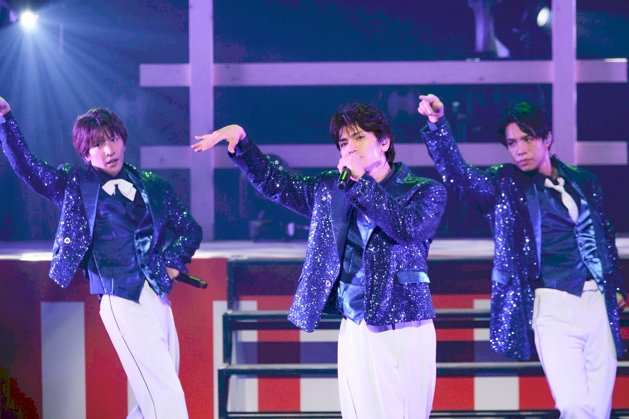 【入手困難】リトグリ東名阪1stライブツアー／青瞬間フォトグラフセット(8枚入) BULLET TRAIN FUN CLUB TOUR 2020「Toooooo 8」のオフィシャル