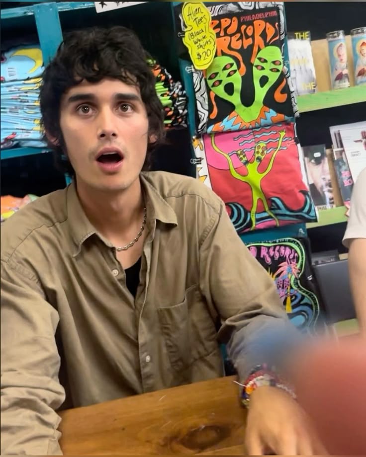 no labels, just mary ࣪𖤐 tweet media