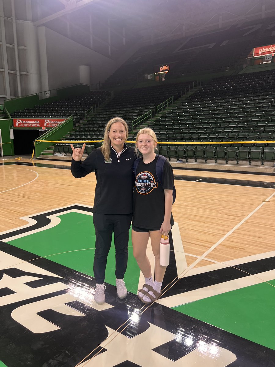Alli Chapman tweet media