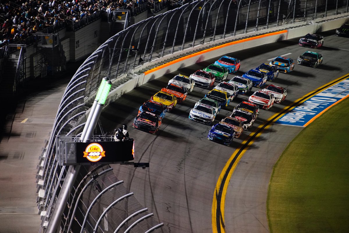SVG leading his first laps around <a href="/DAYTONA/">Daytona International Speedway</a>!