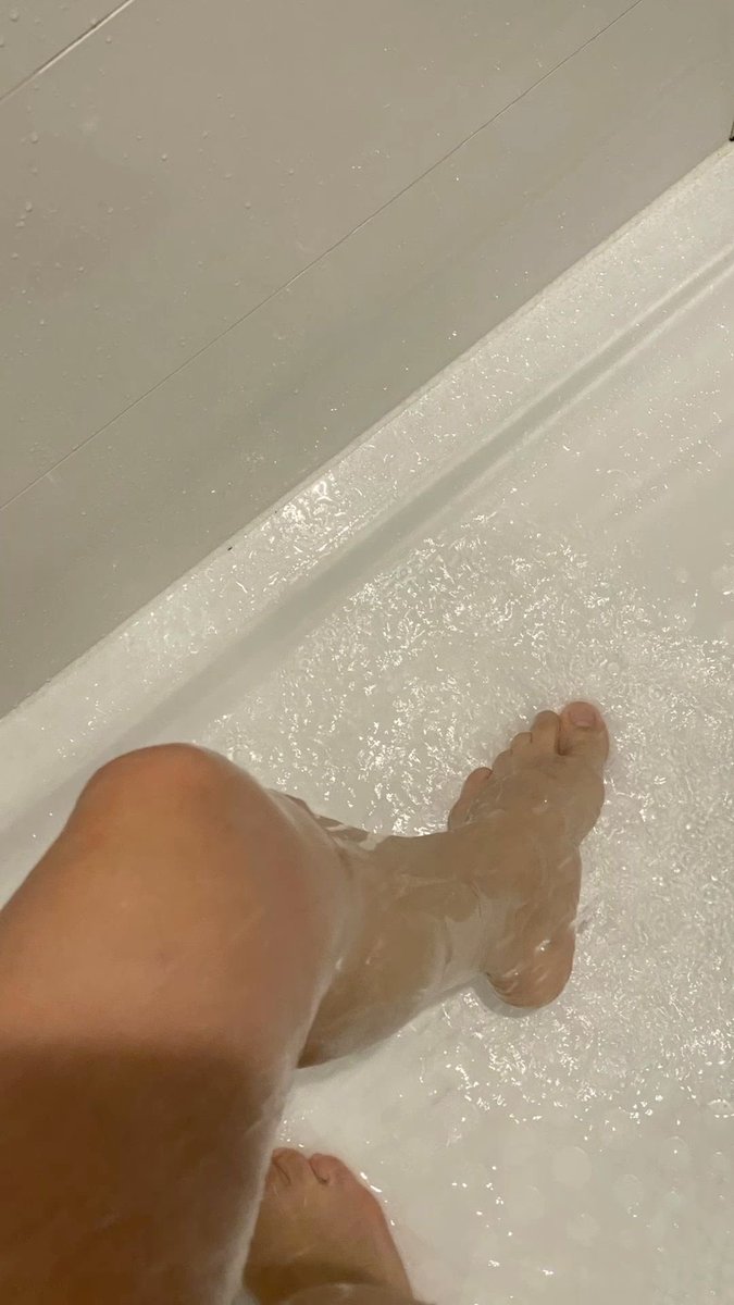 Azgınlığımı söndüremedim duşa girdim 🥵🥵🥵🥵