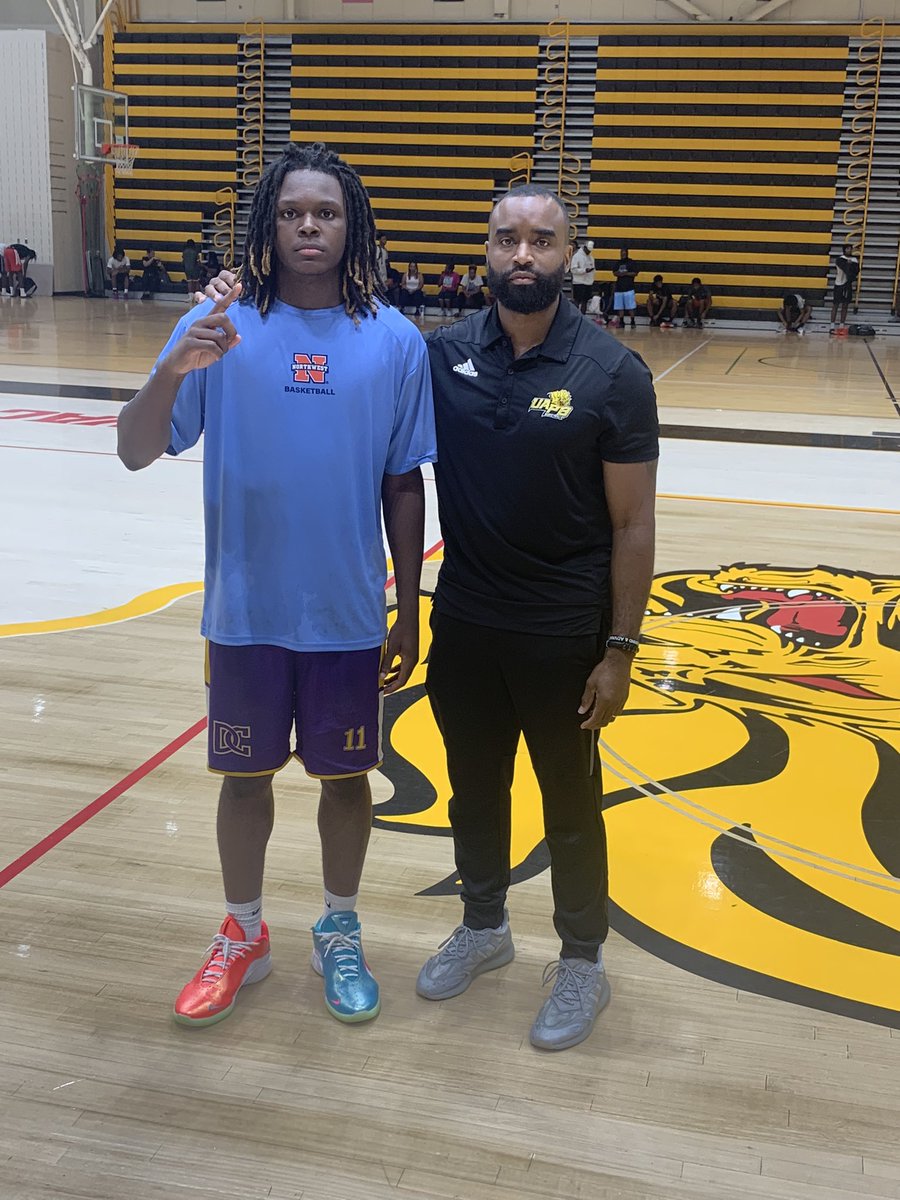 Had an Amazing time at UAPB Elite Camp. Thank you to UAPB Staff and Players for having me <a href="/UAPBLionsMBB/">𝐔𝐀𝐏𝐁 𝐌𝐞𝐧’𝐬 𝐁𝐚𝐬𝐤𝐞𝐭𝐛𝐚𝐥𝐥</a> <a href="/SolomonBozeman/">Coach Solo</a> <a href="/CoachWallace25/">Dee Wallace</a>