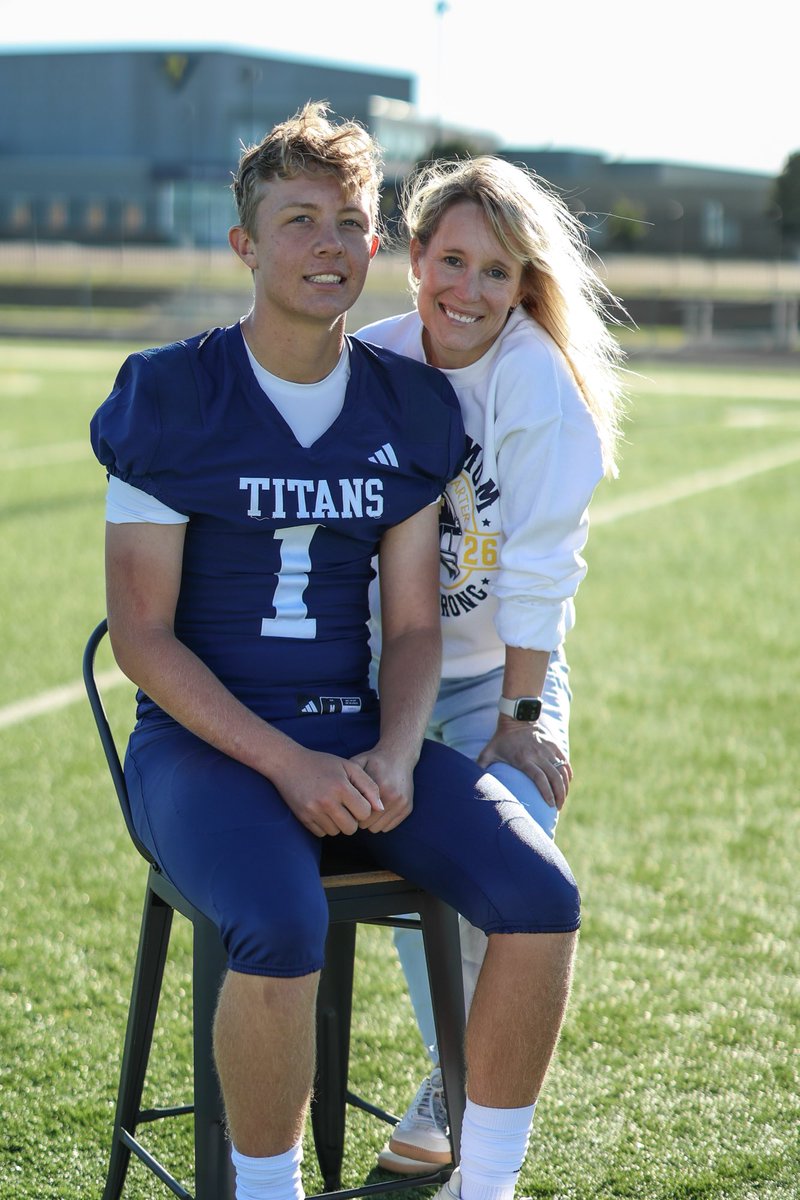jnlowery's tweet photo. I blinked and I have a senior! Love my #1 Titan https://t.co/TrpJKHftfH