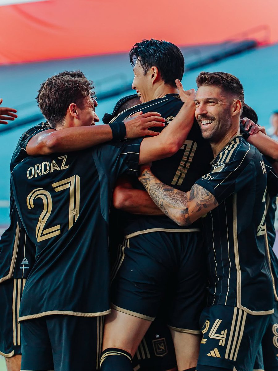 각나라 언론사에서 찍은 사진 하나씩 올라온다ㅎㅎ
후반전도 ㅎㅇㅌ〰️💪