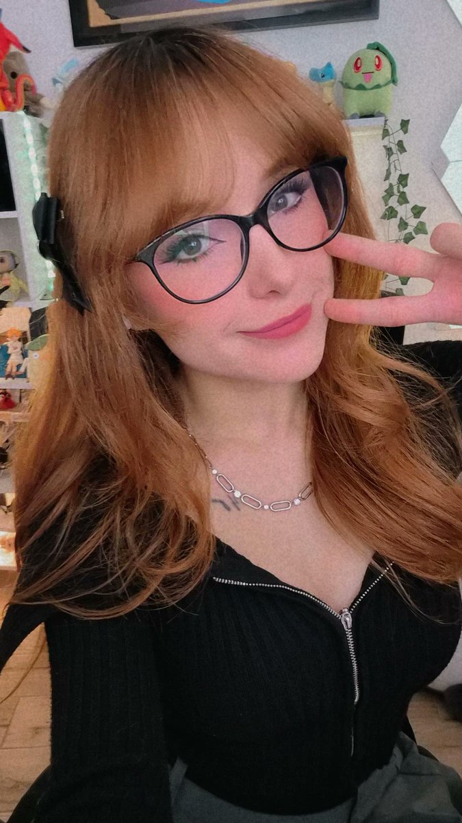 Holi, estaré un ratito en stream, ven 🫶🏻 twitch.tv/pattymeza?sr=a