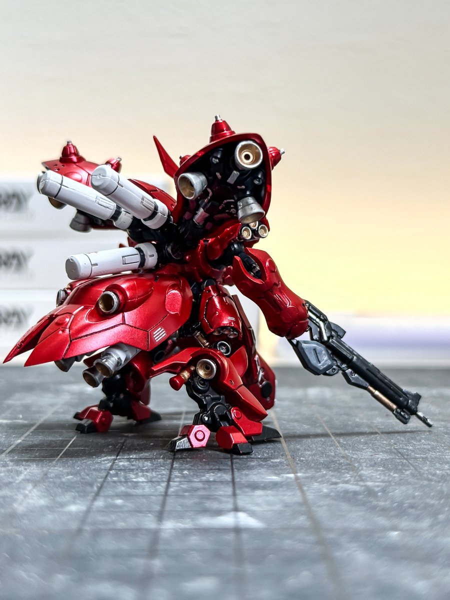 GUNDAM ARTIFACT
MSN-04II NIGHTINGALE
初めてのアーティファクト完成です。
合わせ目消しとモールドの掘り直し、バーニアの一部差し替えを行いました。これはデスクに置いて飾りたいと思います🥳
#ガンダムアーティファクト