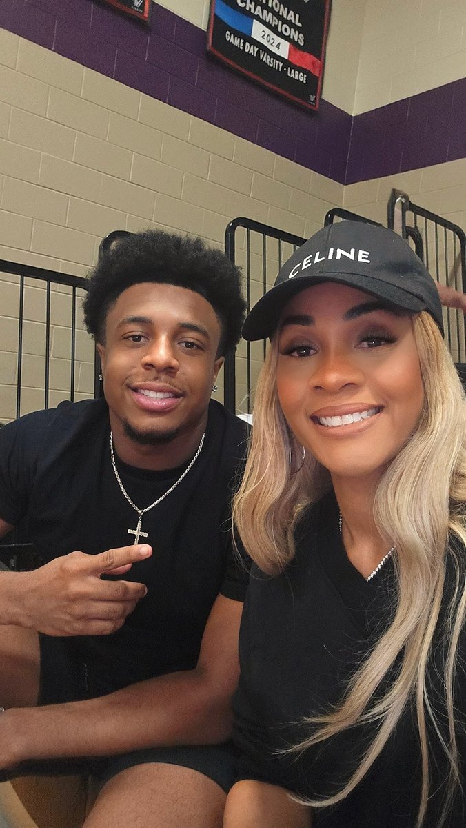 Dr. Dominique Williams (@drdomwill) on Twitter photo HAPPY 18TH BIRTHDAY TO MY AMAZING SON!! May God continue to bless you abundantly!🙏🏾
<a href="/Jwill42025/">Joshua Williams RB 2025</a> HAPPY 18TH BIRTHDAY TO MY AMAZING SON!! May God continue to bless you abundantly!🙏🏾
<a href="/Jwill42025/">Joshua Williams RB 2025</a>