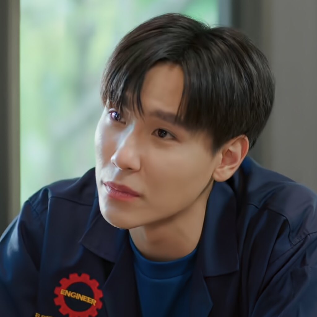 “ผมแก่พอจะเป็นพ่อ
  คุณได้แล้วนะ”
                                                “ผมก็โตพอจะเป็นแฟน
                                                  คุณได้แล้วเหมือนกัน”

·:*¨༺ ♱ #JuniorMark ♱ ༻¨*:·
