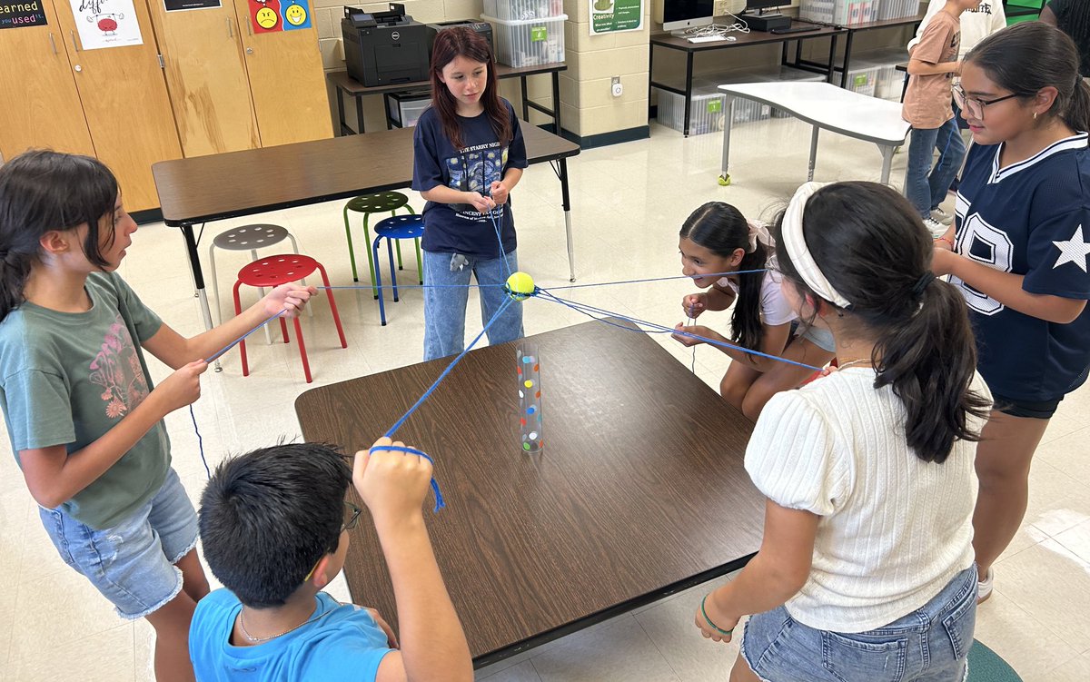 Mrs. Flores ⚓️💙 tweet media