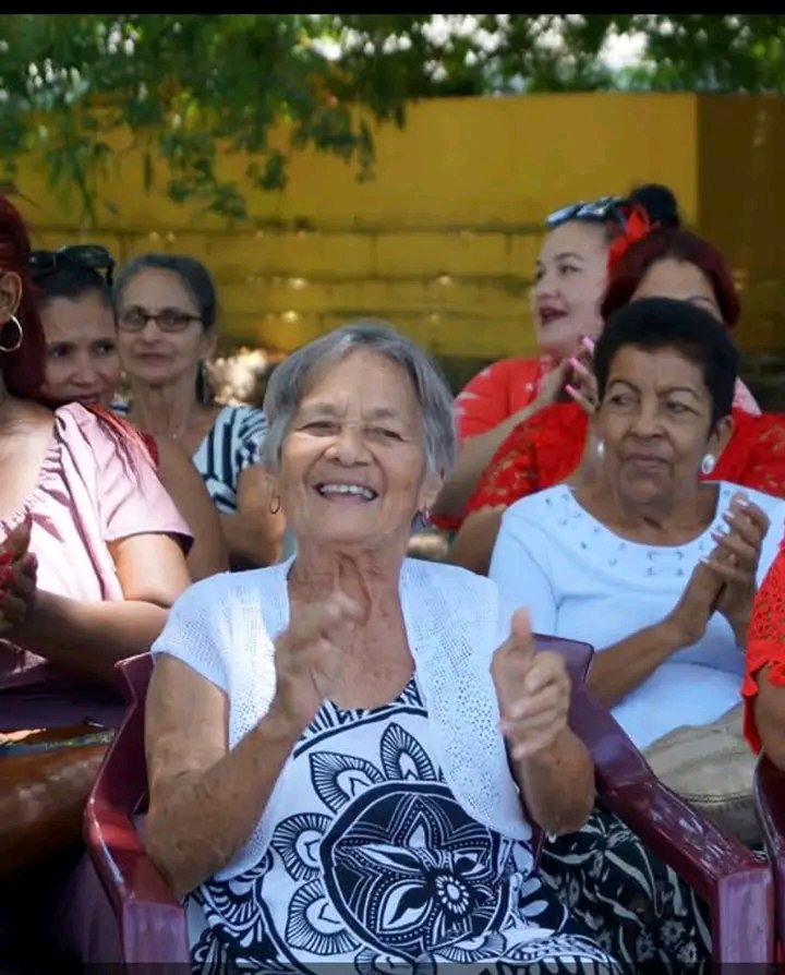 A esta federada granmense nuestras más sinceras felicitaciones por haber guiado los pasos de nuestra organización femenina por más de 20 años en #ProvinciaGranma
Idalmis Milán Verdecia el abrazo de todas las federadas granmenses.
Gracias por todo y por tanto
#MujeresEnRevolución