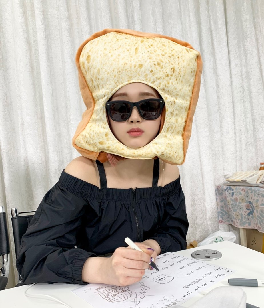 creativcore's tweet image. こんにちは ! Y si no me entienden es porque le falta estudiar un poco de #𝑗a𝑝a𝑛e𝑠eᥫ狼, así que vayan ya mismo a duolingo y dejen de ver mi sombrero extravagante. Necesito que se unan conmigo para que cantemos #𝒏𝒂𝒏𝒂·ғoяeᴠeяуouηɢ sin errores.

𝐬easōn o𝑓 ⋆ ☽ 𖡻 #𝐥una.