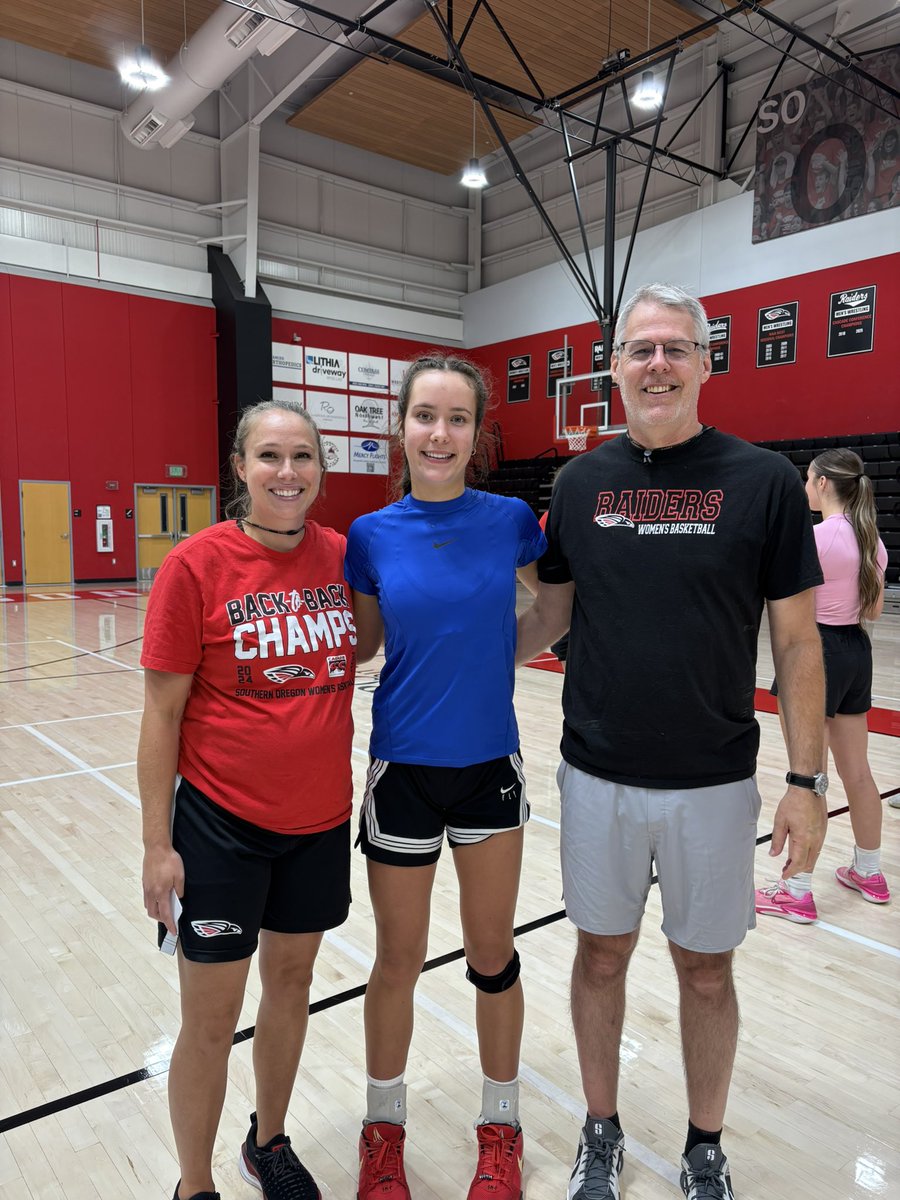 Adia Fancher (@adiafancher) on Twitter photo I had so much fun today at <a href="/SOURaiders_WBB/">Southern Oregon Women’s Basketball</a> camp!
Thanks <a href="/CoachKlop2/">Carlotta Kloppenburg-Pruitt</a> and Coach Richard! I had so much fun today at <a href="/SOURaiders_WBB/">Southern Oregon Women’s Basketball</a> camp!
Thanks <a href="/CoachKlop2/">Carlotta Kloppenburg-Pruitt</a> and Coach Richard!