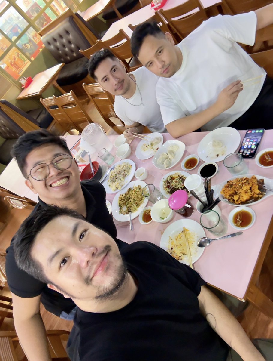 Lamon after party with Twitterless friends
