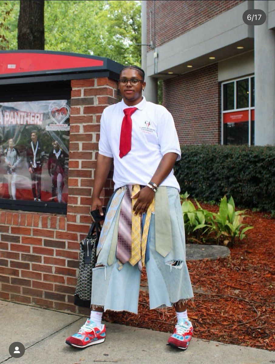 GAFollowers's tweet image. Clark Atlanta made their freshman wear uniforms for the first week of school. 

They did not miss.