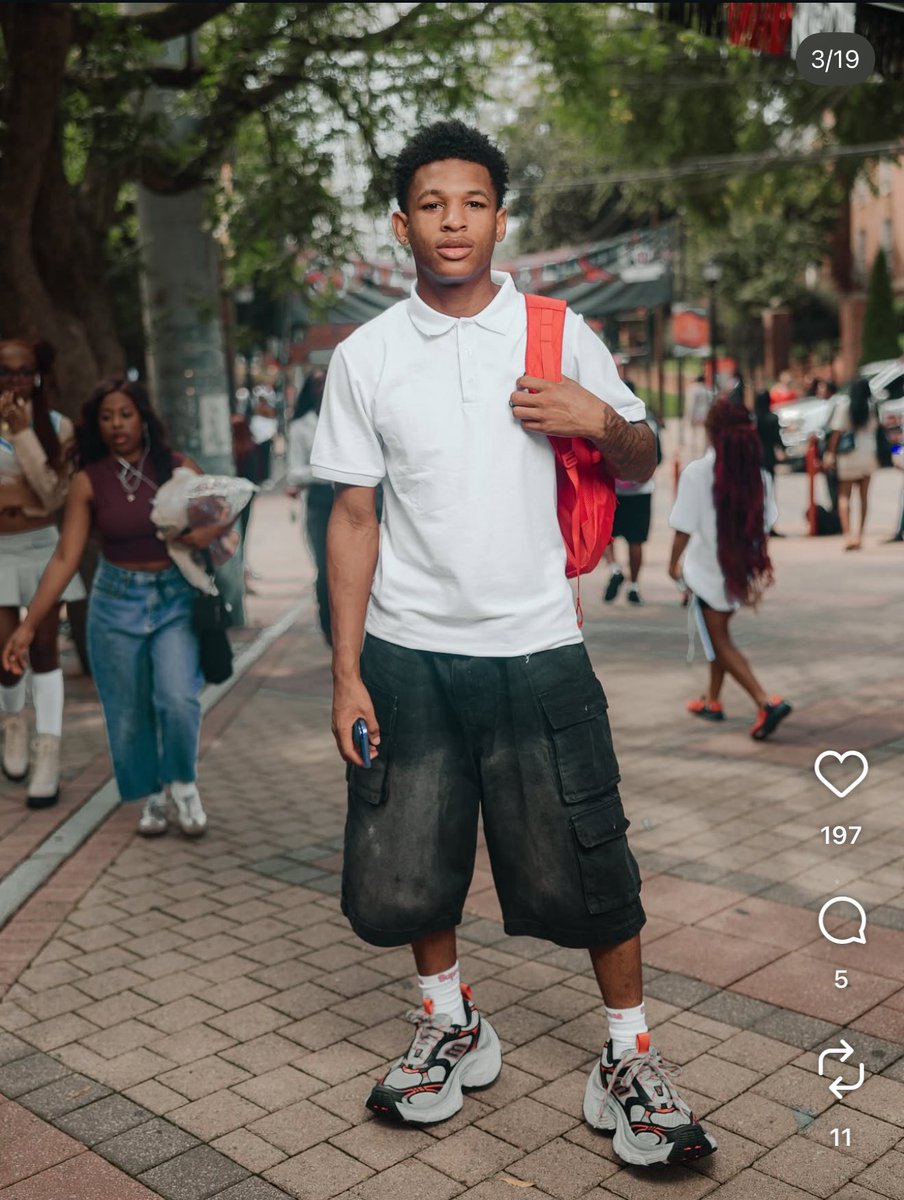 GAFollowers's tweet image. Clark Atlanta made their freshman wear uniforms for the first week of school. 

They did not miss.