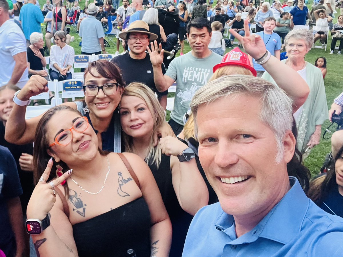 EL CENTRO, present today at the "STATE OF THE CITY" thank you <a href="/AlcaldeKeller/">Alcalde Tim Keller</a> 
for highlighting and appreciating the great teamwork of the members of EL CENTRO. Thank you for championing immigrant-friendly policies in Albuquerque. #ImmigrantFriendly=BurqueStrong #nmpol