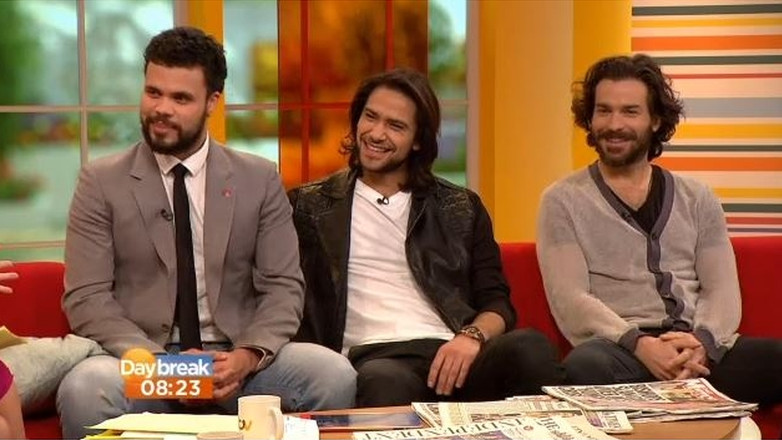 #MusketeersEurope It's early #Sunday morning - so we need the #DayBreak interview.... #TheMusketeers ⚜️😍❤️ #LukePasqualino #HowardCharles #SantiagoCabrera February 2014 
#SmilingMusketeers ⚜️😀
