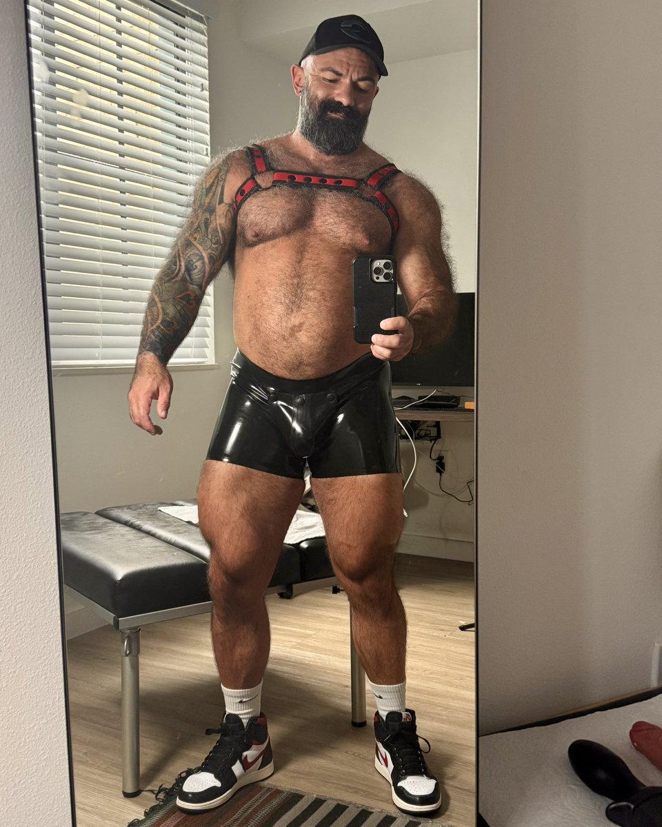 Anyone wanna gear up and play? 😈