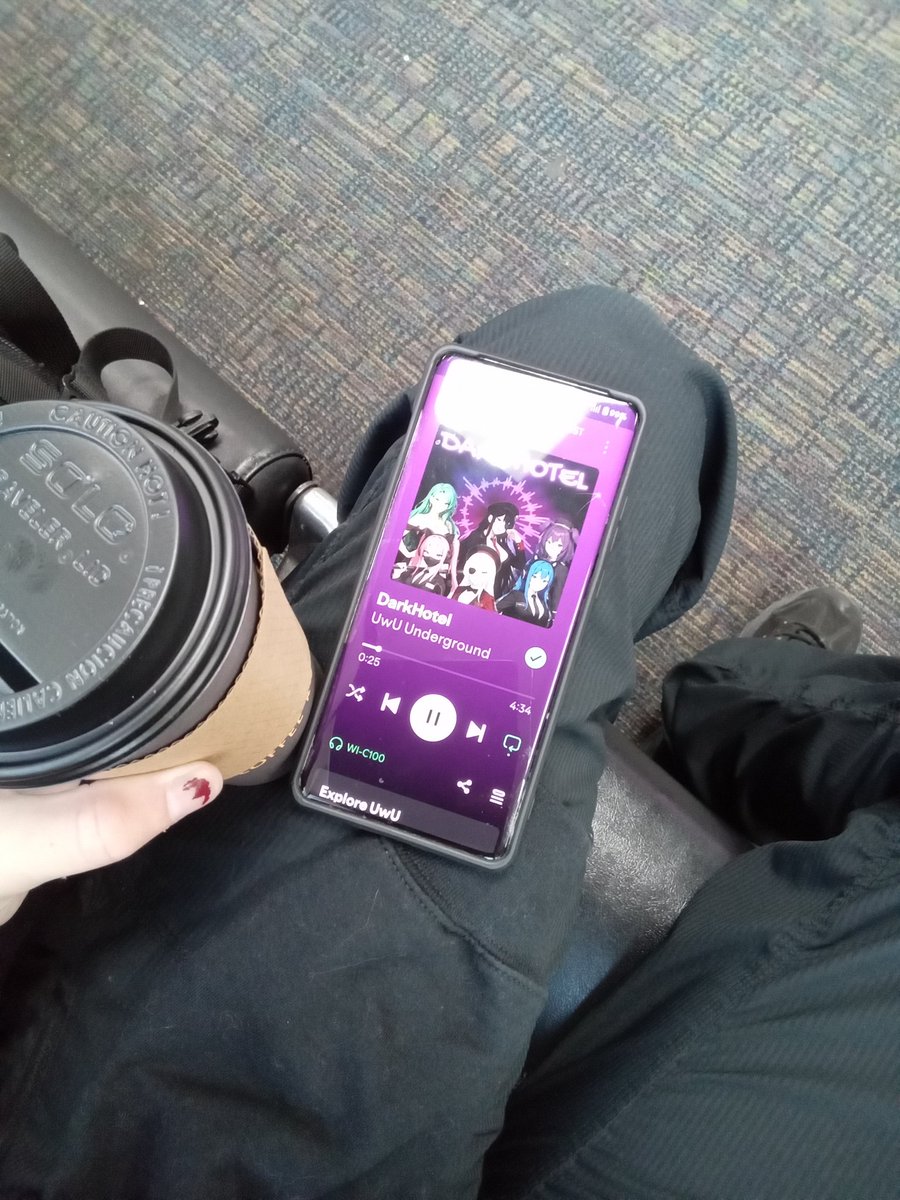 kmcnam1's tweet photo. Heading back to Vegas... Mood music. https://t.co/KEi8T83j6S