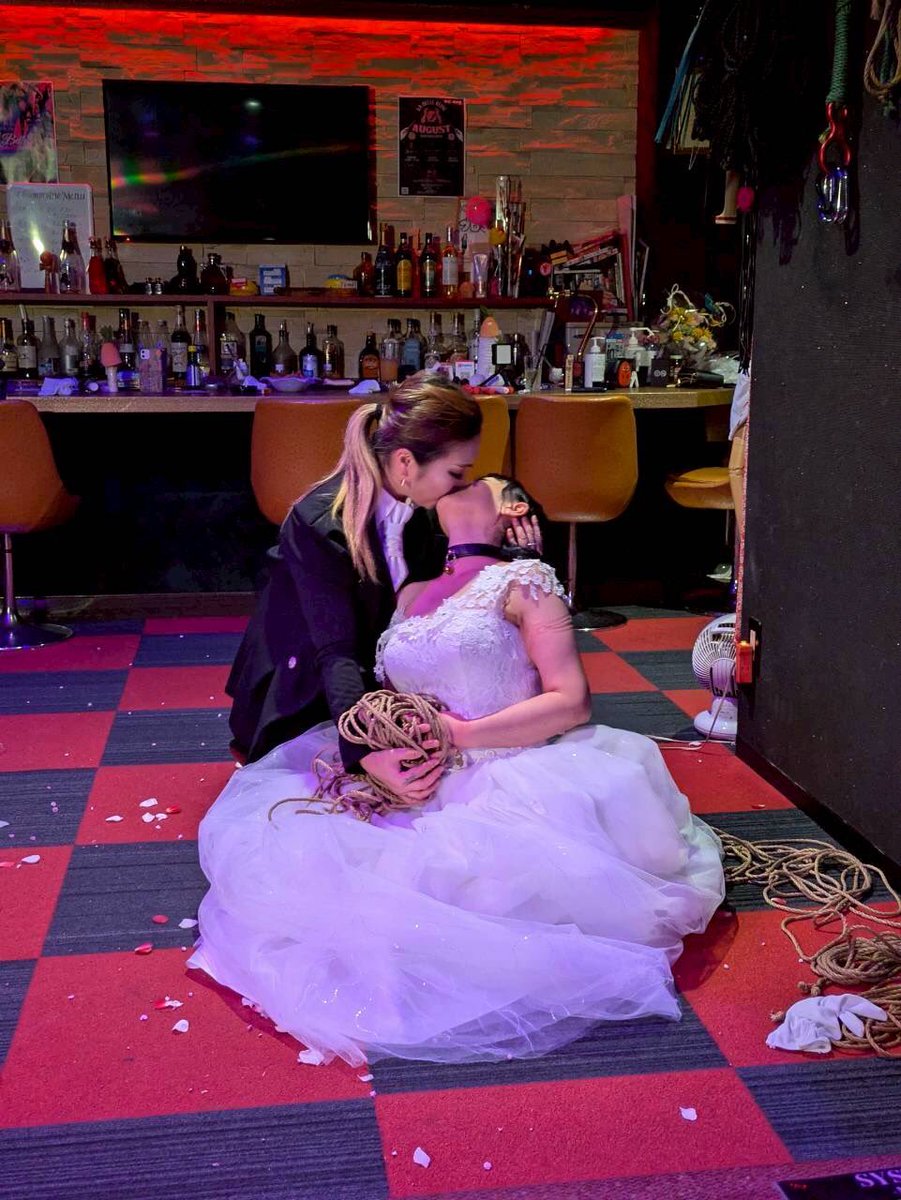 みなみバースデーありがとうございました(⸝⸝⸝ᵒ̴̶̷᷄ωᵒ̴̶̷᷅⸝⸝⸝)
たくさんの人に来ていただき、もっと自信を持たなきゃ！と思いました！！！！！

何が怖いって、最後みんなでお写真撮れなかったなーって思ってたら撮ってたり、お着替えも帰った記憶もないとこです٩( ᐛ )و