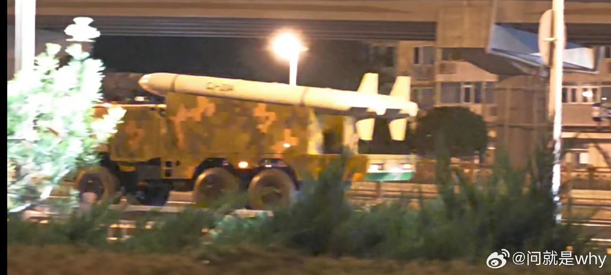 理智π tweet media